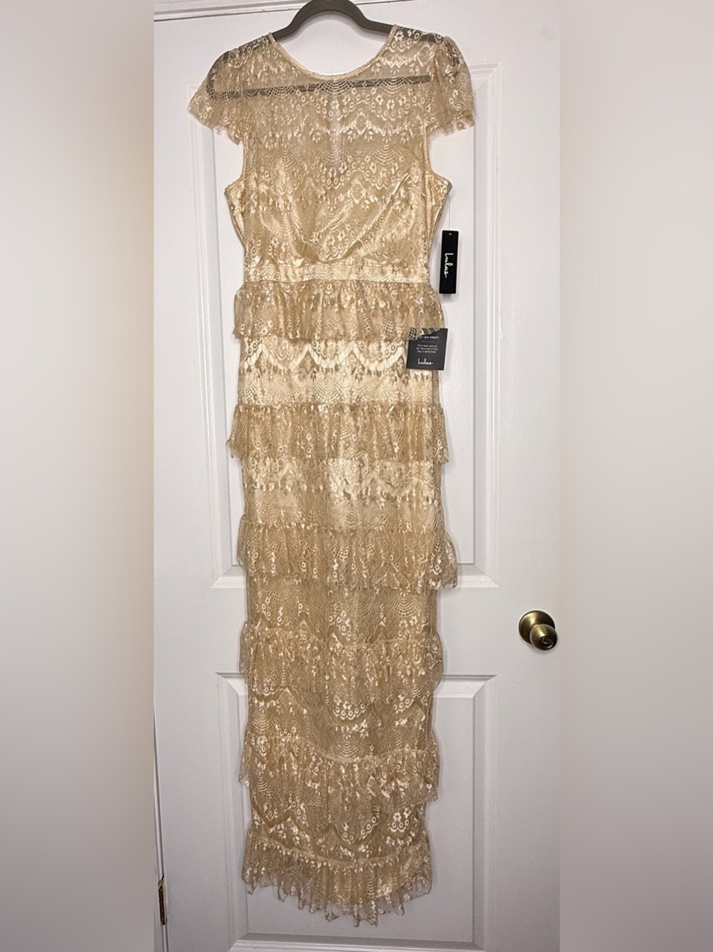 NWT Lulu's Champagne Lace Tiered Maxi Dress Sz M Back Slit | NWT - Picture 2 of 10